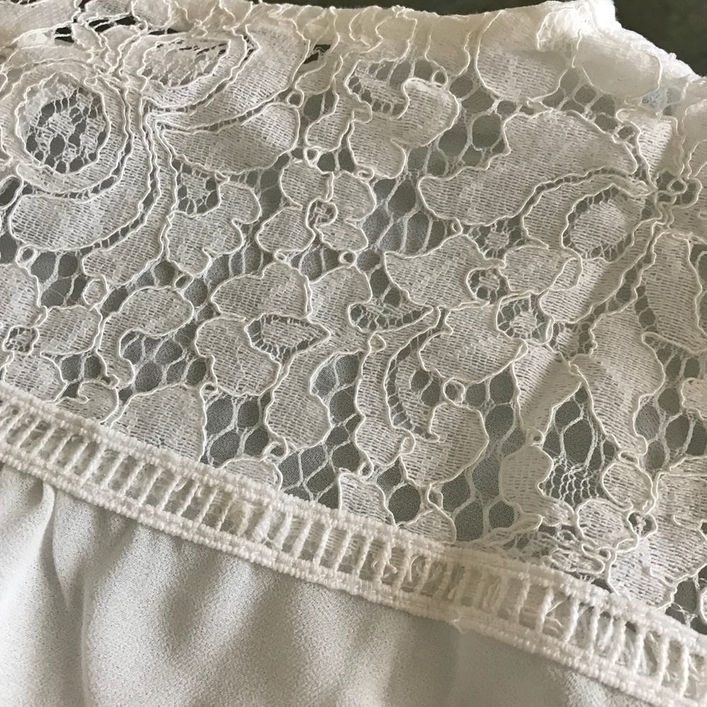 ✨White Chiffon Flared Sleeved Top W/ Lace Detail✨ - Picture 4 of 6